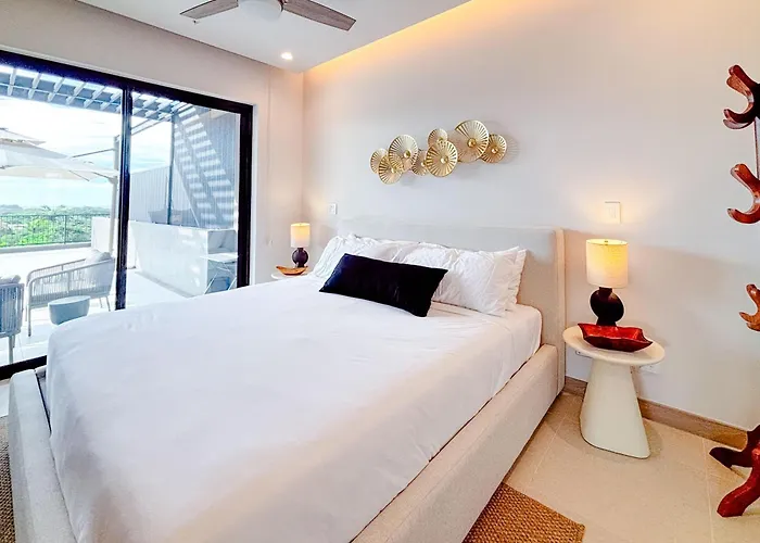 2br With Terrace + Club In Playas Del Coco | Naumi N412 Villa